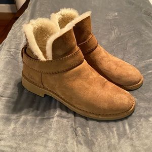 Ugg McKay booties sz. 10